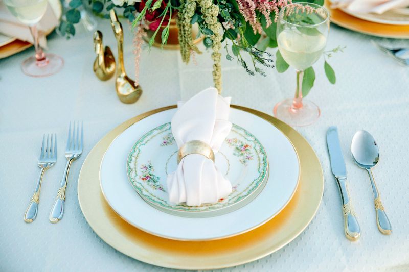 Styled Shoot: Sweet and Dreamy in Pink and Gold - www.theperfectpalette.com - Stephanie Sunderland Photography