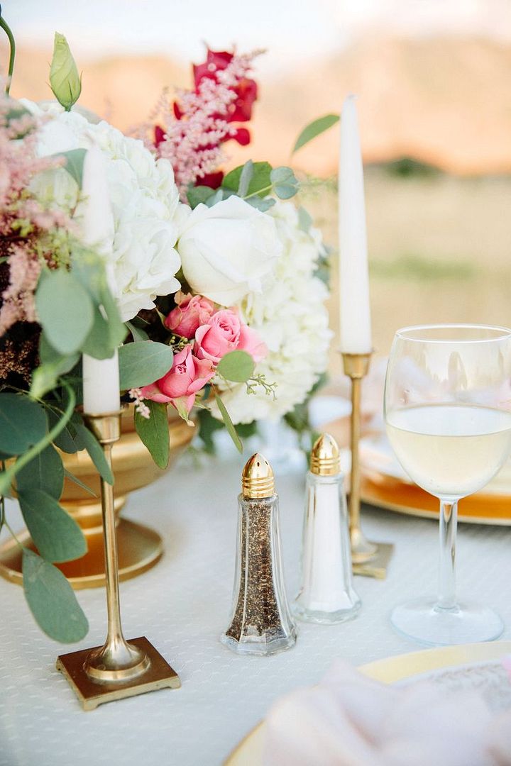 Styled Shoot: Sweet and Dreamy in Pink and Gold - www.theperfectpalette.com - Stephanie Sunderland Photography