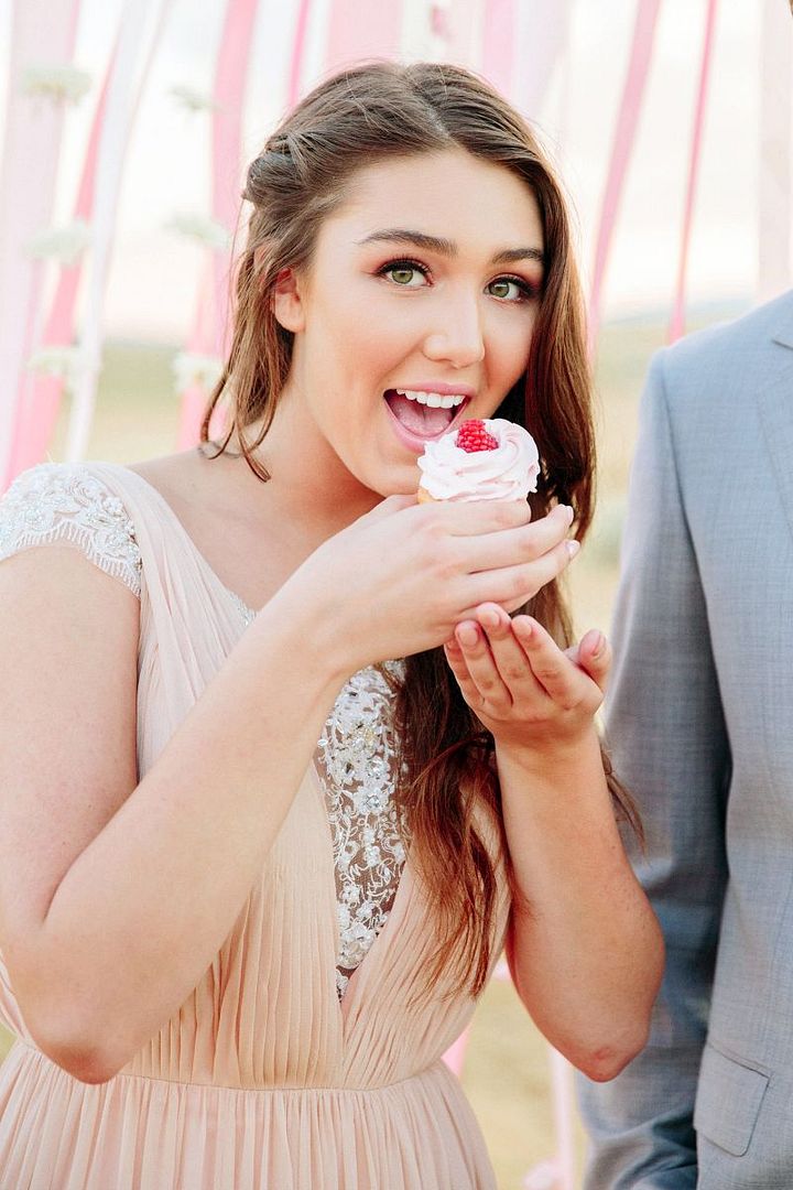 Styled Shoot: Sweet and Dreamy in Pink and Gold - www.theperfectpalette.com - Stephanie Sunderland Photography