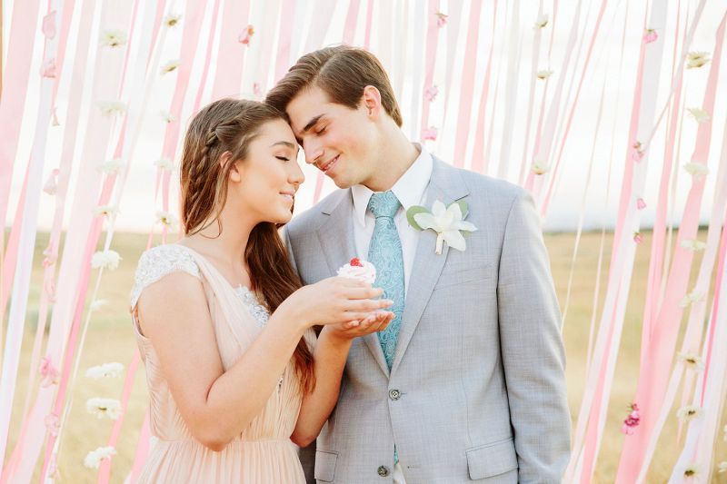 Styled Shoot: Sweet and Dreamy in Pink and Gold - www.theperfectpalette.com - Stephanie Sunderland Photography