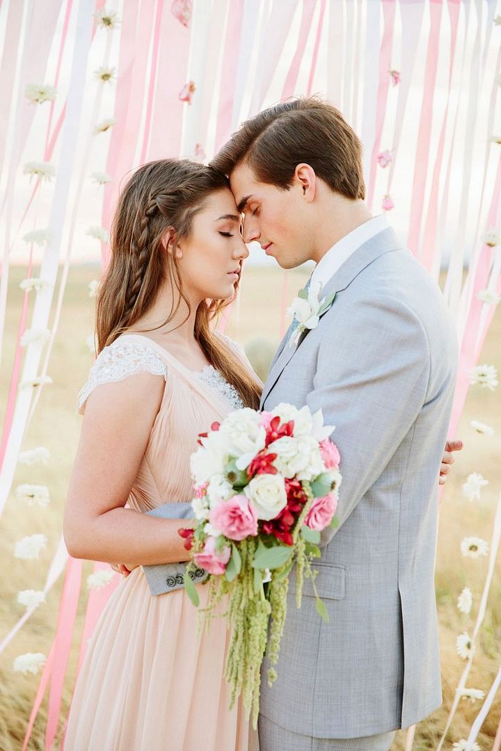 Styled Shoot: Sweet and Dreamy in Pink and Gold - www.theperfectpalette.com - Stephanie Sunderland Photography