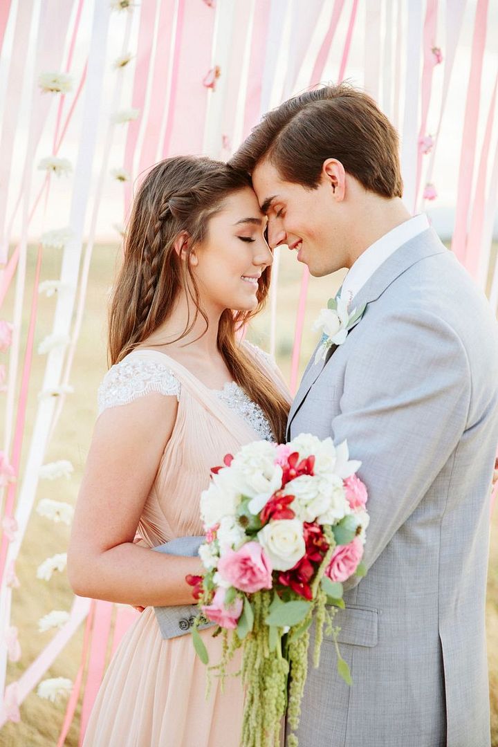 Styled Shoot: Sweet and Dreamy in Pink and Gold - www.theperfectpalette.com - Stephanie Sunderland Photography