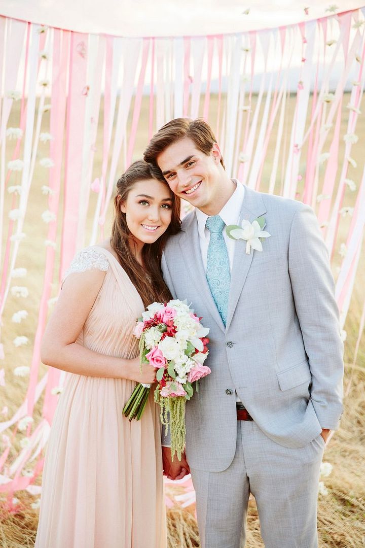 Styled Shoot: Sweet and Dreamy in Pink and Gold - www.theperfectpalette.com - Stephanie Sunderland Photography