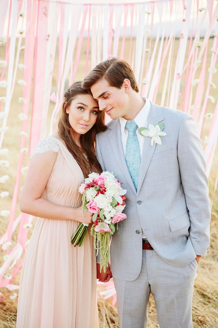 Styled Shoot: Sweet and Dreamy in Pink and Gold - www.theperfectpalette.com - Stephanie Sunderland Photography