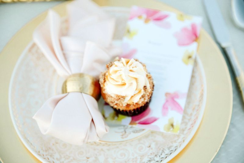 Styled Shoot: Sweet and Dreamy in Pink and Gold - www.theperfectpalette.com - Stephanie Sunderland Photography