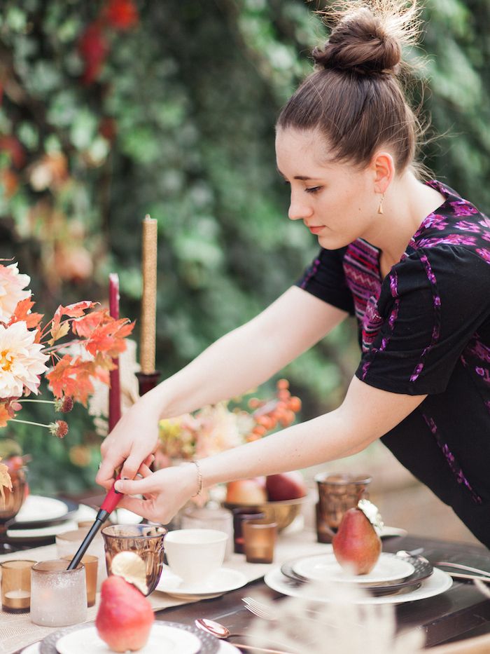 A Thanksgiving Tablescape Styled with Rich Warm Tones - www.theperfectpalette.com - Leslie Dawn Events + Megan Robinson Photography