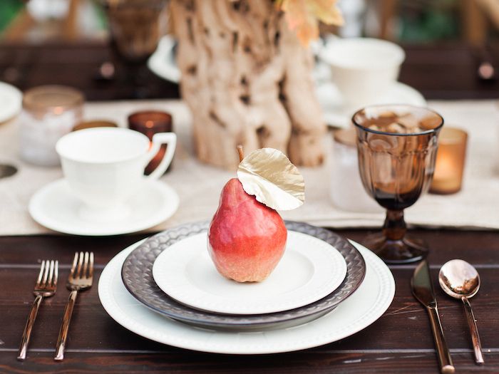 A Thanksgiving Tablescape Styled with Rich Warm Tones - www.theperfectpalette.com - Leslie Dawn Events + Megan Robinson Photography