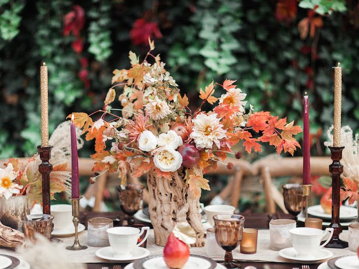 A Thanksgiving Tablescape Styled with Rich Warm Tones - www.theperfectpalette.com - Leslie Dawn Events + Megan Robinson Photography