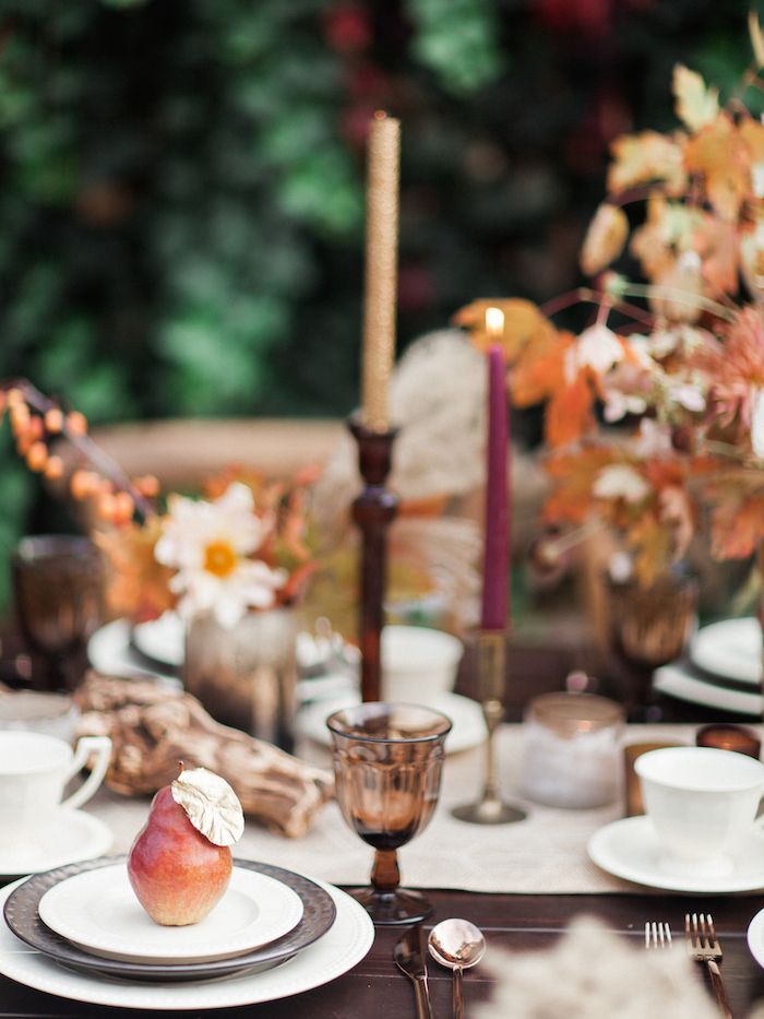 A Thanksgiving Tablescape Styled with Rich Warm Tones - www.theperfectpalette.com - Leslie Dawn Events + Megan Robinson Photography