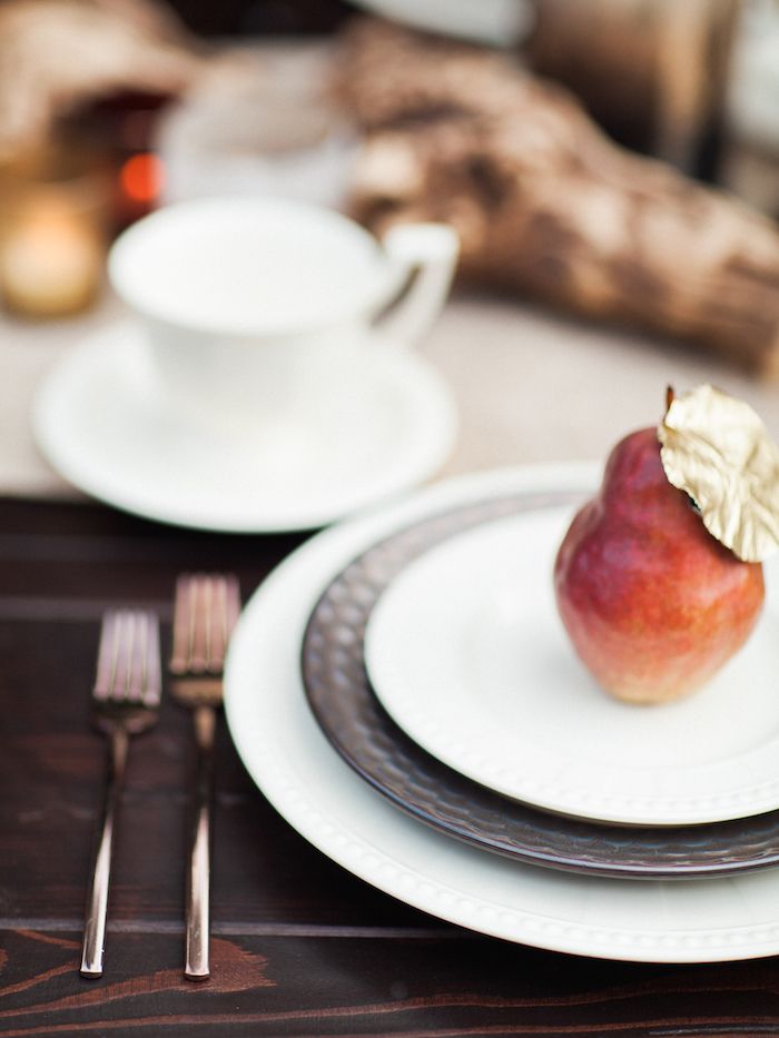 A Thanksgiving Tablescape Styled with Rich Warm Tones - www.theperfectpalette.com - Leslie Dawn Events + Megan Robinson Photography