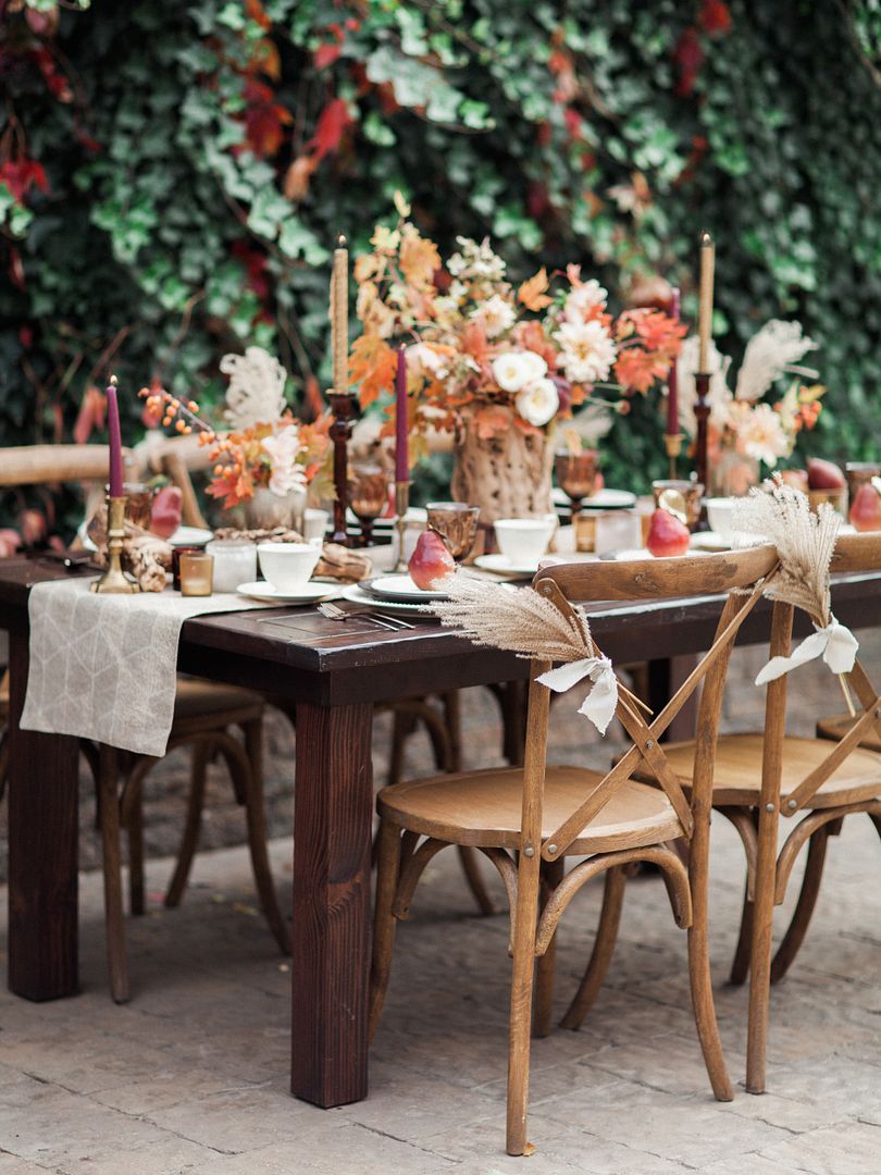 A Thanksgiving Tablescape Styled with Rich Warm Tones - www.theperfectpalette.com - Leslie Dawn Events + Megan Robinson Photography