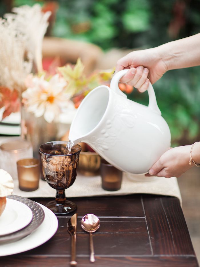 A Thanksgiving Tablescape Styled with Rich Warm Tones - www.theperfectpalette.com - Leslie Dawn Events + Megan Robinson Photography