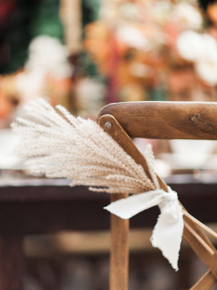 A Thanksgiving Tablescape Styled with Rich Warm Tones - www.theperfectpalette.com - Leslie Dawn Events + Megan Robinson Photography