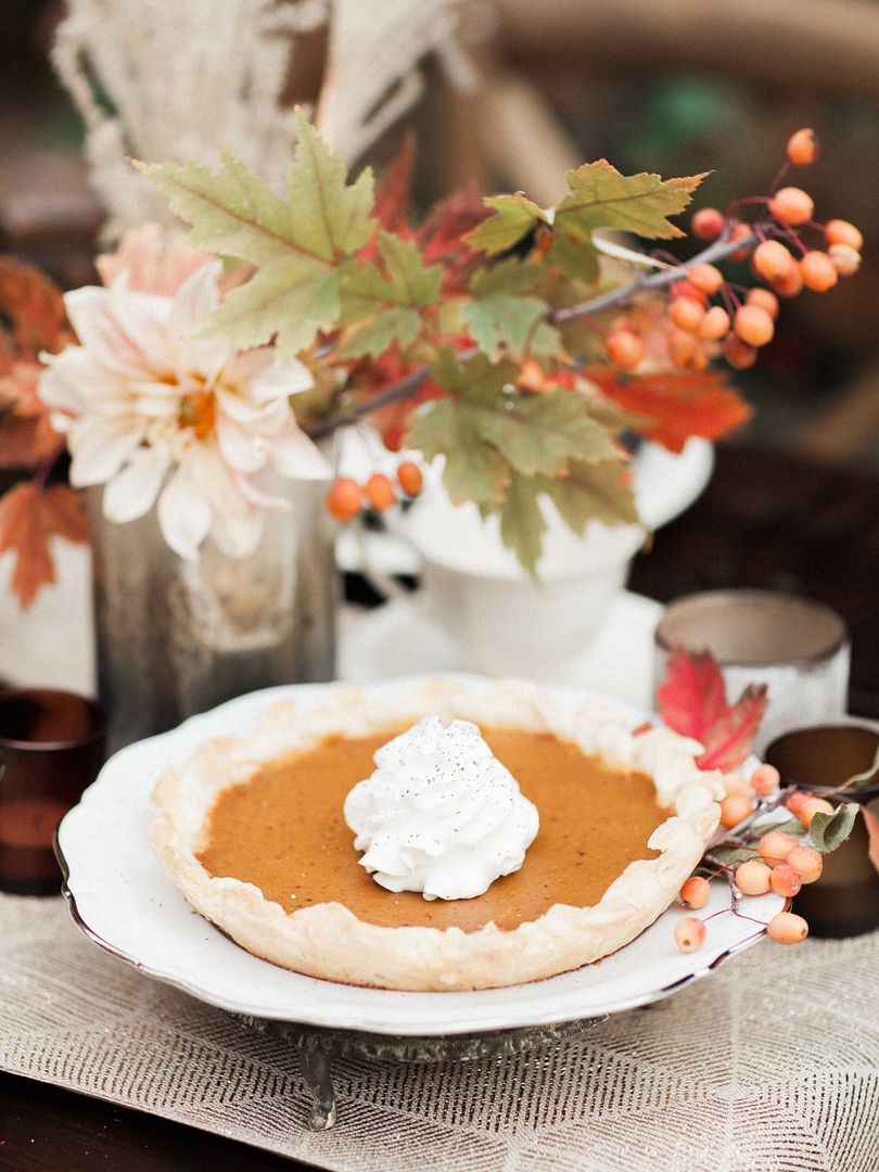 A Thanksgiving Tablescape Styled with Rich Warm Tones - www.theperfectpalette.com - Leslie Dawn Events + Megan Robinson Photography