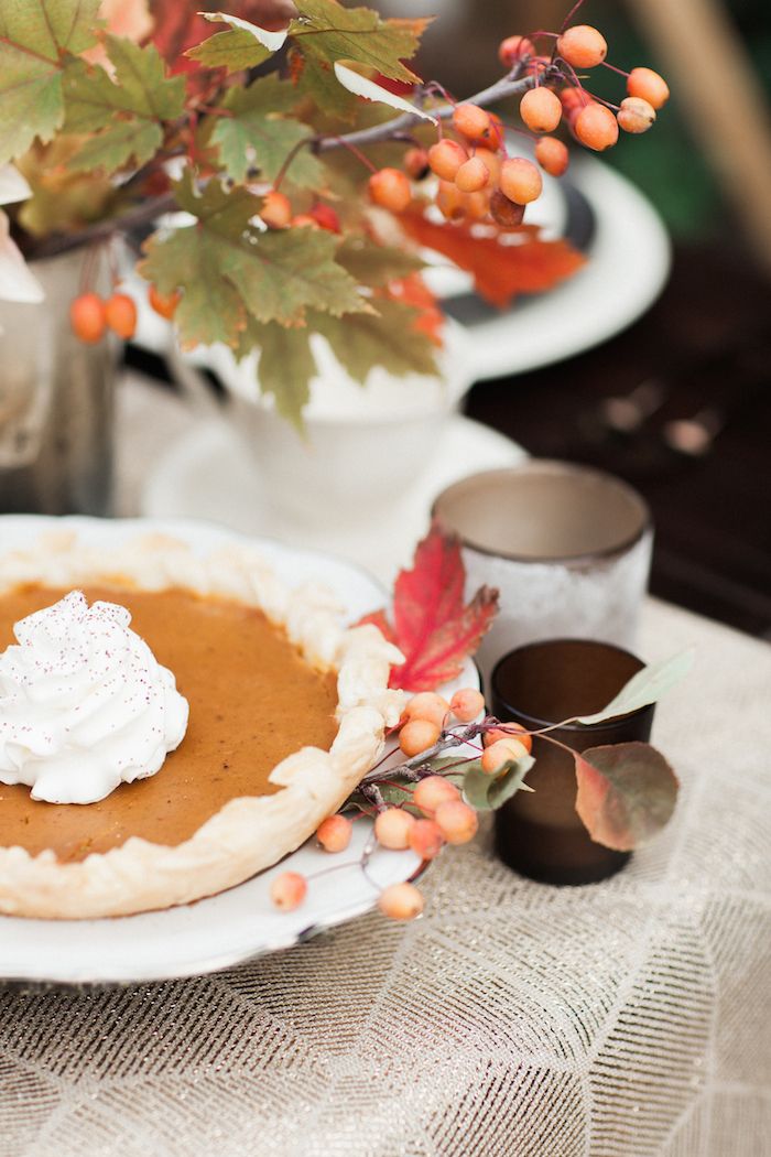 A Thanksgiving Tablescape Styled with Rich Warm Tones - www.theperfectpalette.com - Leslie Dawn Events + Megan Robinson Photography