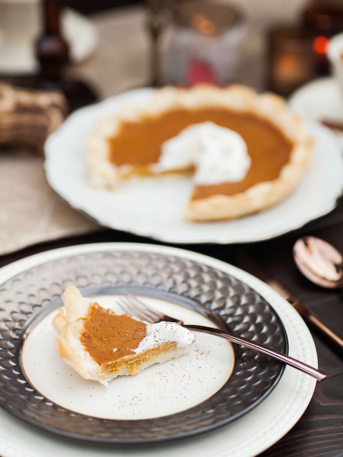 A Thanksgiving Tablescape Styled with Rich Warm Tones - www.theperfectpalette.com - Leslie Dawn Events + Megan Robinson Photography