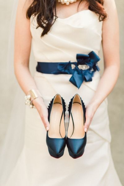 Blue Beauties: Wedding Ideas by Color - www.theperfectpalette.com - The Perfect Palette