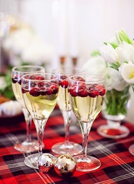 Pretty Plaid Holiday Inspired Wedding Ideas - www.theperfectpalette.com - Creative Styling Ideas