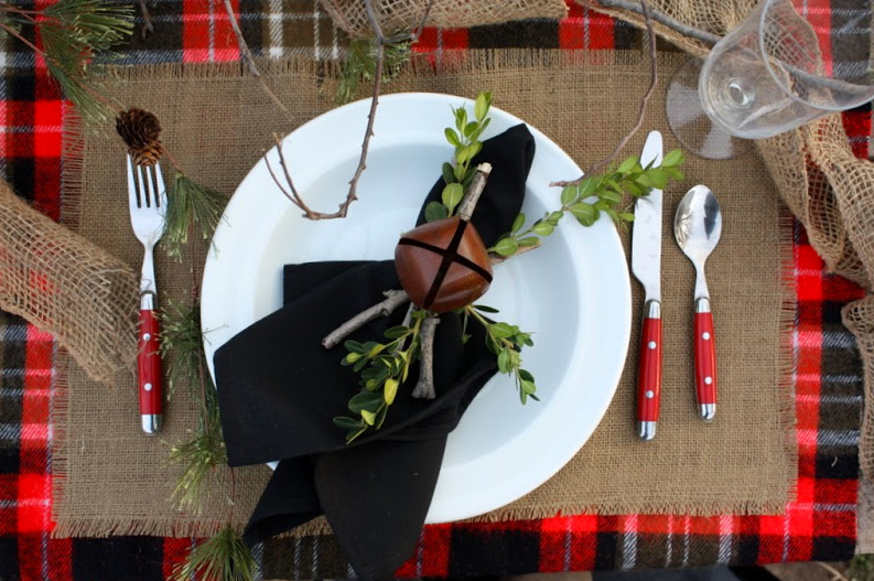 Pretty Plaid Holiday Inspired Wedding Ideas - www.theperfectpalette.com - Creative Styling Ideas