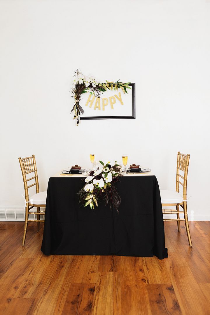 New Year's Eve Party Ideas | Dinner For Two - www.theperfectpalette.com - Amanda Hendrickson Photography, Styled by Muyly Miller Weddings