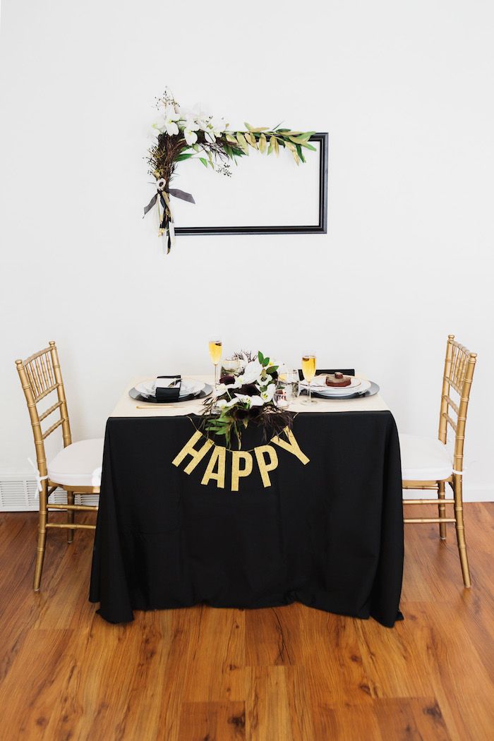 New Year's Eve Party Ideas | Dinner For Two - www.theperfectpalette.com - Amanda Hendrickson Photography, Styled by Muyly Miller Weddings