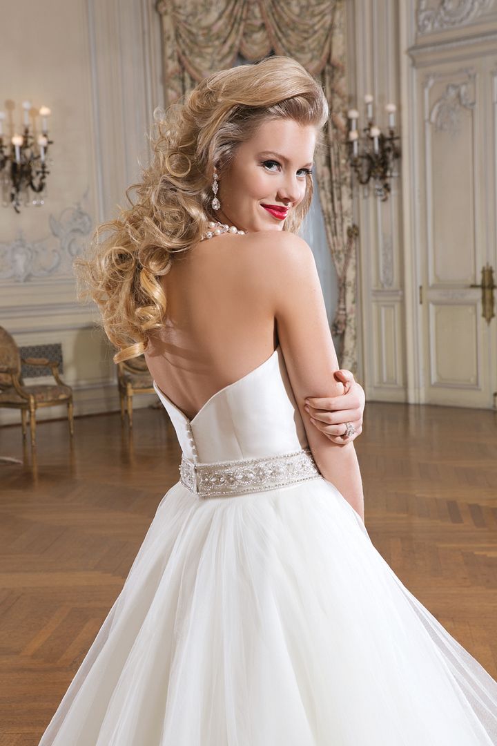 Justin Alexander Wedding Gown Collection - www.theperfectpalette.com - Wow Worthy!