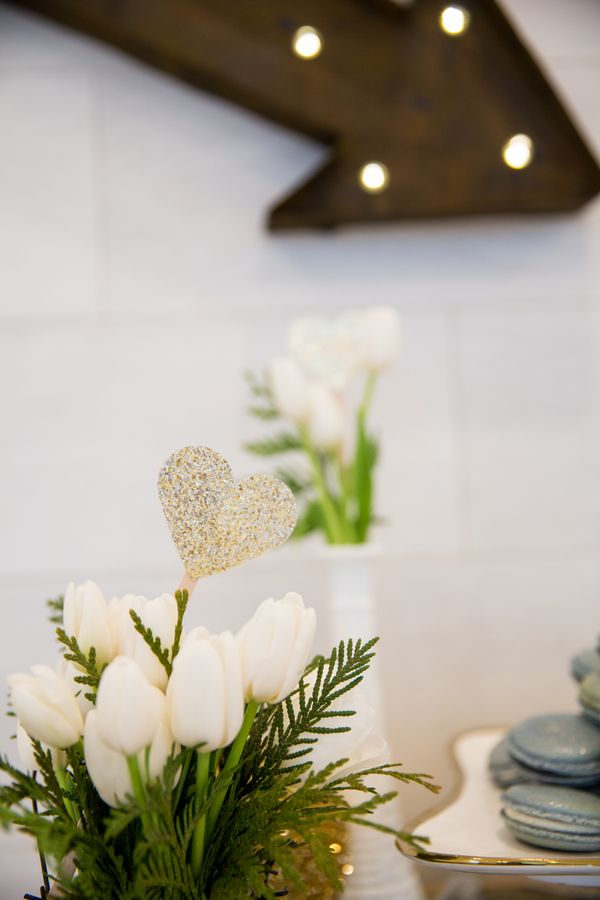 Sparkle and Champagne | Winter Inspiration - www.theperfectpalette.com - Joanna Moss Photography 