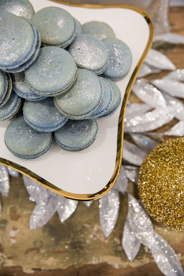 Sparkle and Champagne | Winter Inspiration - www.theperfectpalette.com - Joanna Moss Photography 