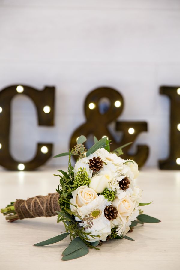 Sparkle and Champagne | Winter Inspiration - www.theperfectpalette.com - Joanna Moss Photography 