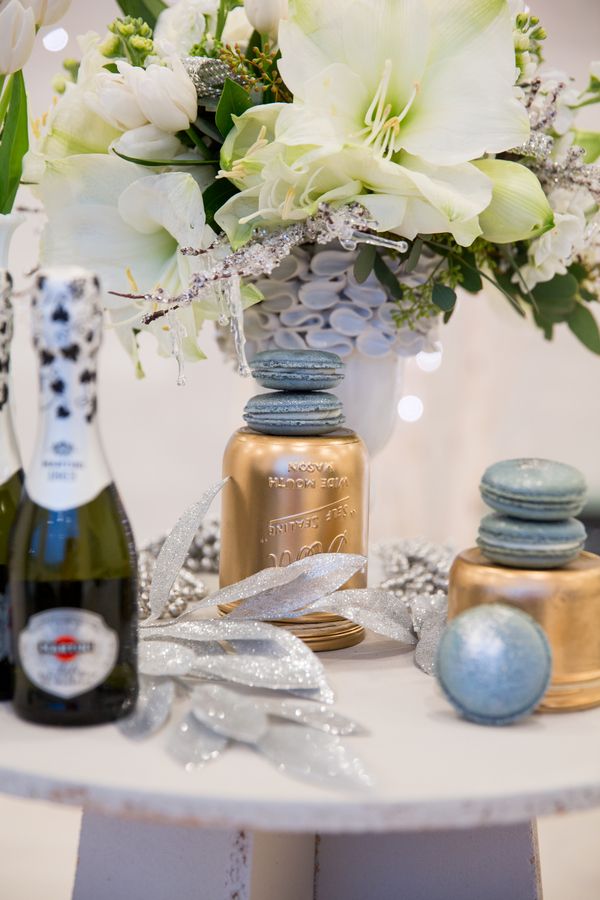 Sparkle and Champagne | Winter Inspiration - www.theperfectpalette.com - Joanna Moss Photography 