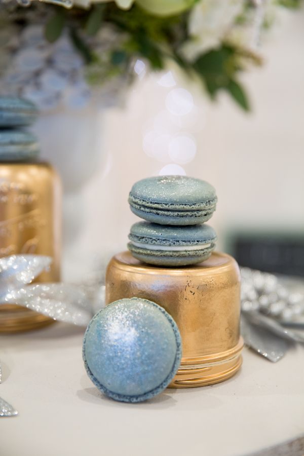 Sparkle and Champagne | Winter Inspiration - www.theperfectpalette.com - Joanna Moss Photography 