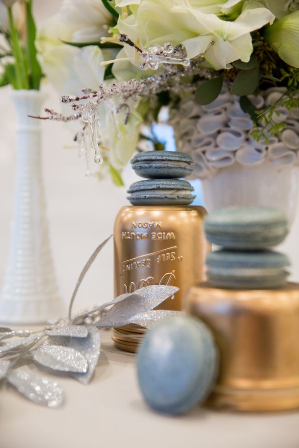 Sparkle and Champagne | Winter Inspiration - www.theperfectpalette.com - Joanna Moss Photography 