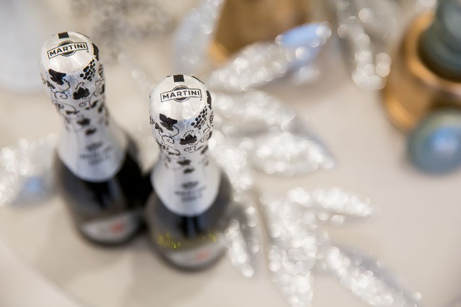 Sparkle and Champagne | Winter Inspiration - www.theperfectpalette.com - Joanna Moss Photography 