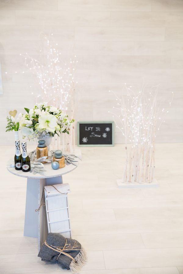 Sparkle and Champagne | Winter Inspiration - www.theperfectpalette.com - Joanna Moss Photography 