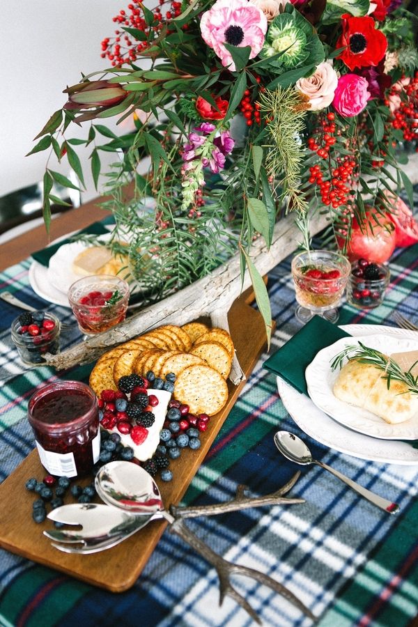  5 Styling Tips for a Pretty Plaid Tablescape - www.theperfectpalette.com - The Southern Style Guide & Christine LeGrand Photography