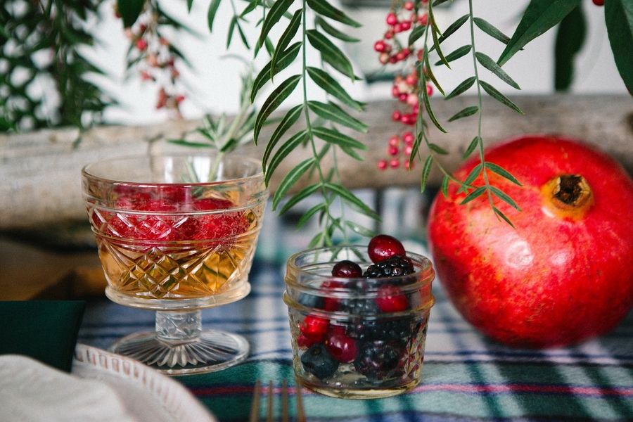  5 Styling Tips for a Pretty Plaid Tablescape - www.theperfectpalette.com - The Southern Style Guide & Christine LeGrand Photography