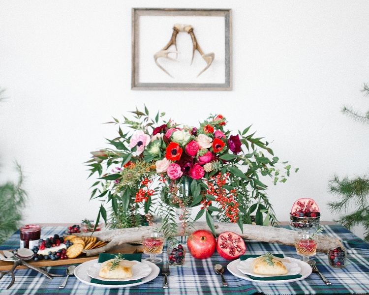  5 Styling Tips for a Pretty Plaid Tablescape - www.theperfectpalette.com - The Southern Style Guide & Christine LeGrand Photography