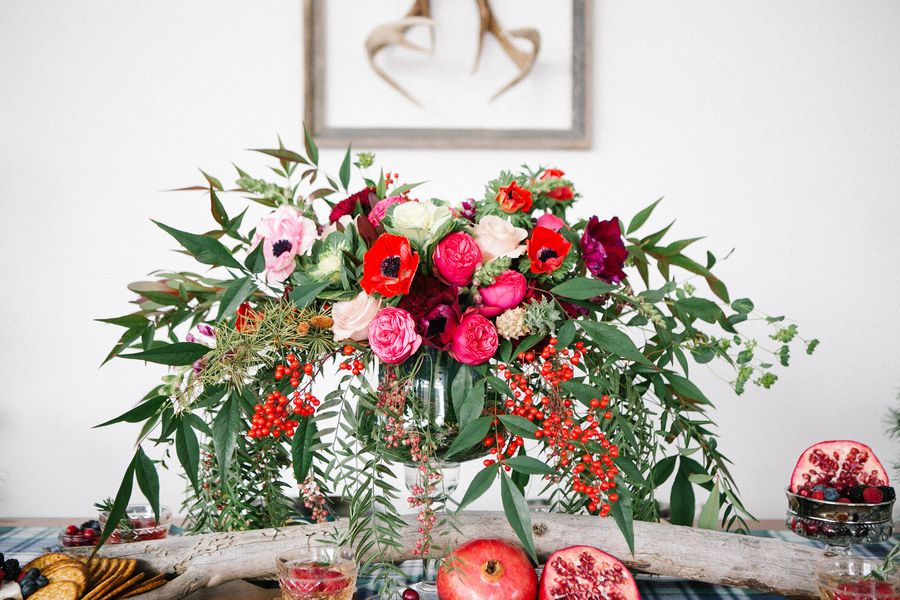  5 Styling Tips for a Pretty Plaid Tablescape - www.theperfectpalette.com - The Southern Style Guide & Christine LeGrand Photography