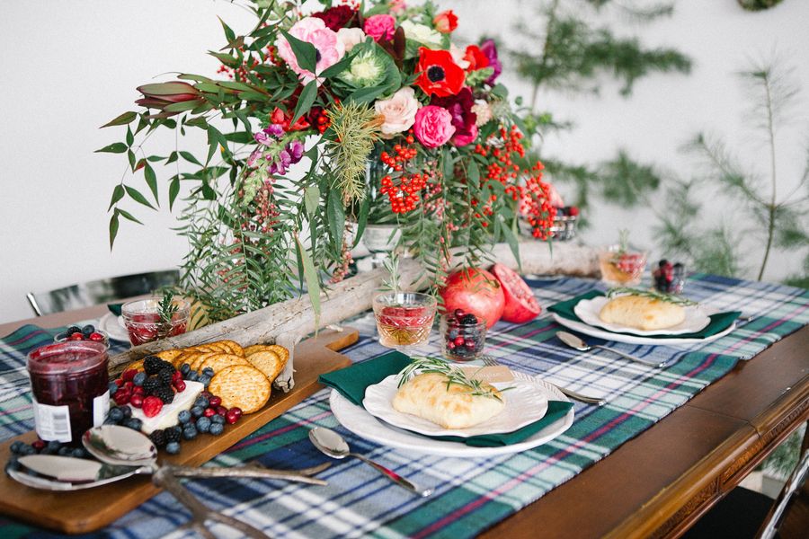  5 Styling Tips for a Pretty Plaid Tablescape - www.theperfectpalette.com - The Southern Style Guide & Christine LeGrand Photography