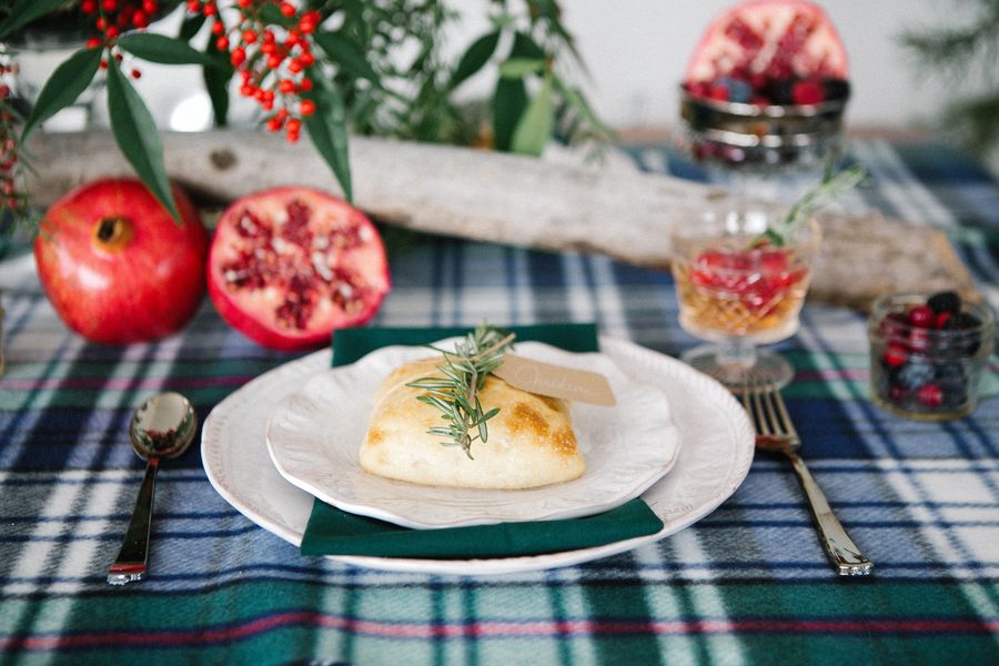  5 Styling Tips for a Pretty Plaid Tablescape - www.theperfectpalette.com - The Southern Style Guide & Christine LeGrand Photography