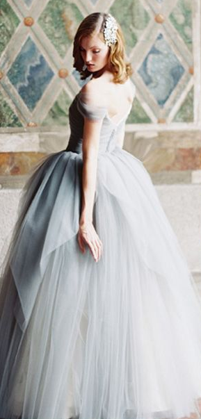 Frost Blue Wedding Inspiration - www.theperfectpalette.com - Color Ideas for Weddings + Parties