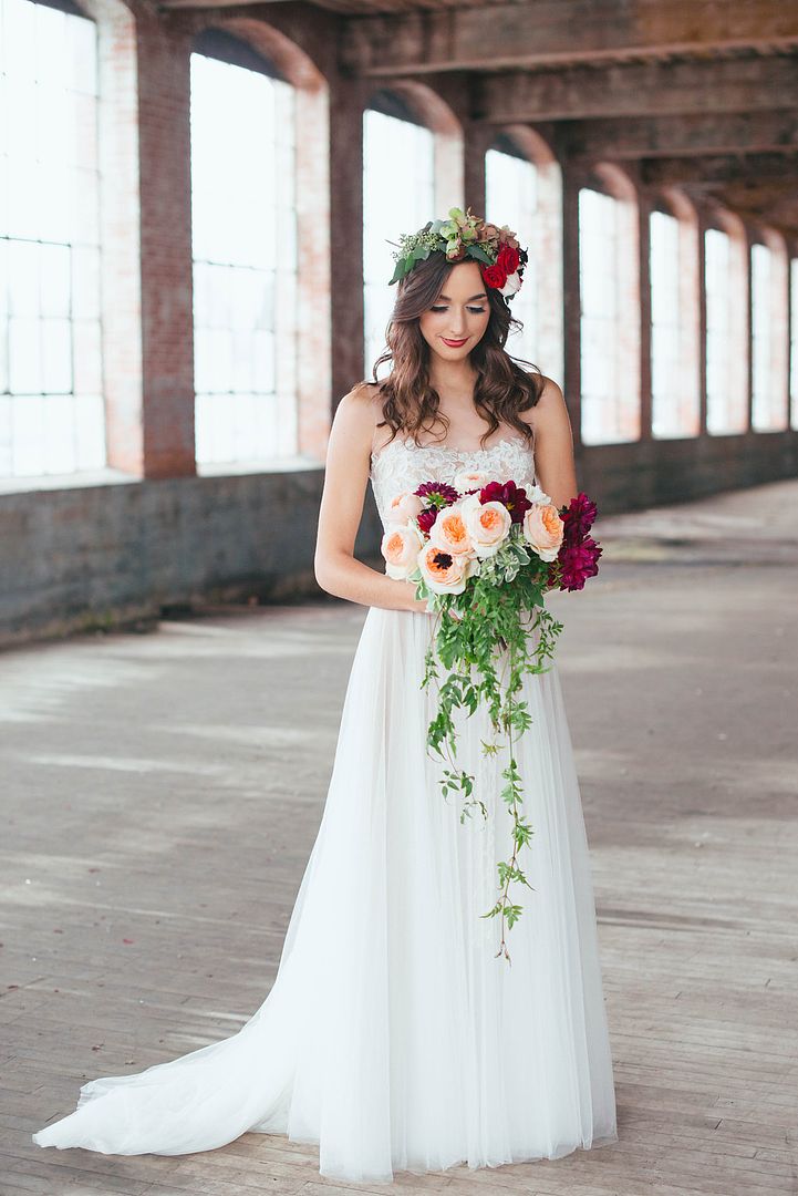 Styled Pretty: Winter Wedding Inspiration - www.theperfectpalette.com - Hilary Grace Photography - florals by Bonney Blooms