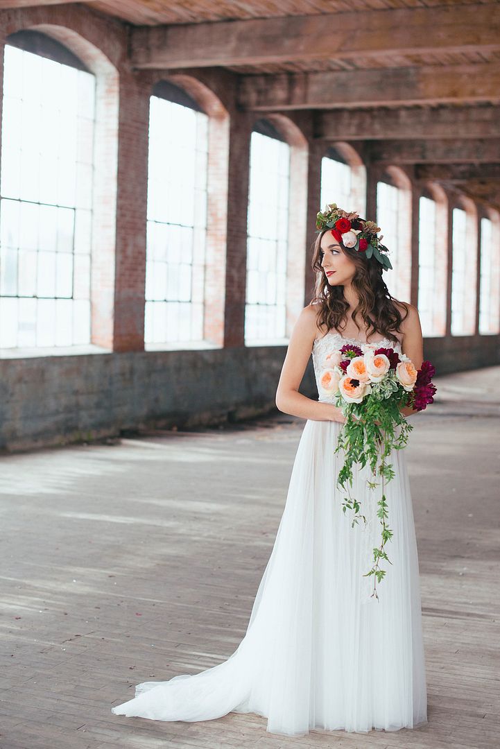 Styled Pretty: Winter Wedding Inspiration - www.theperfectpalette.com - Hilary Grace Photography - florals by Bonney Blooms