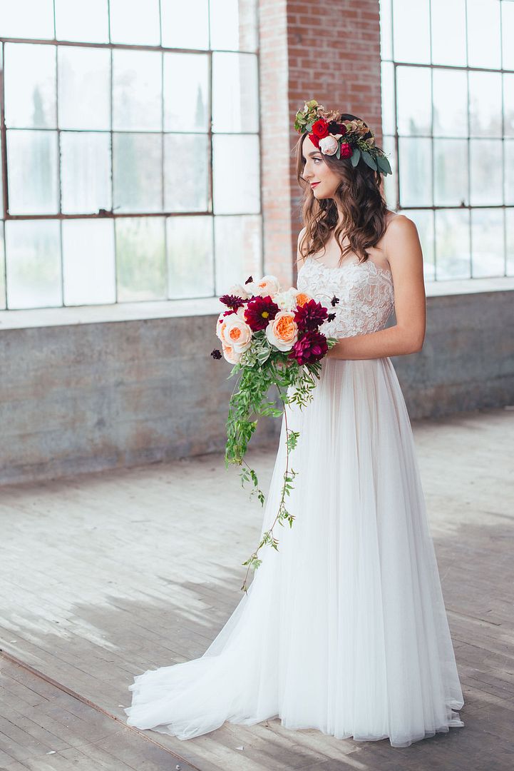 Styled Pretty: Winter Wedding Inspiration - www.theperfectpalette.com - Hilary Grace Photography - florals by Bonney Blooms