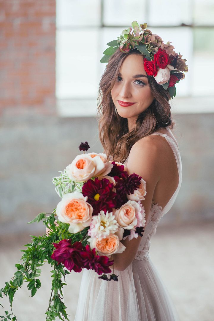 Styled Pretty: Winter Wedding Inspiration - www.theperfectpalette.com - Hilary Grace Photography - florals by Bonney Blooms