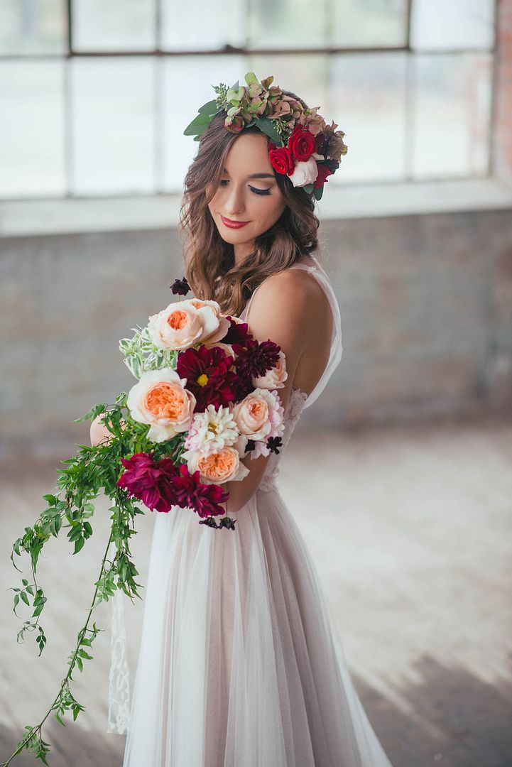 Styled Pretty: Winter Wedding Inspiration - www.theperfectpalette.com - Hilary Grace Photography - florals by Bonney Blooms