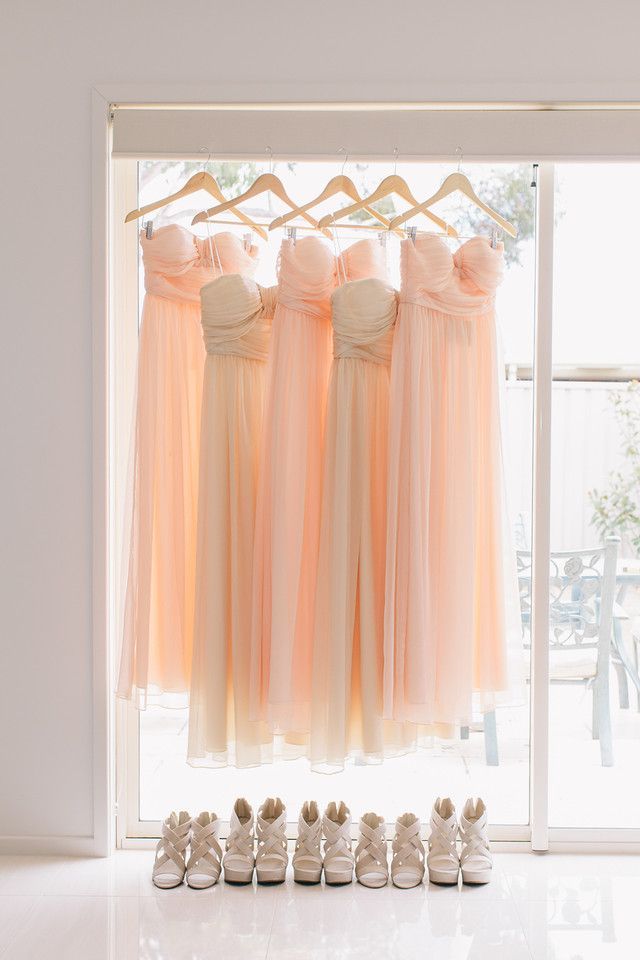 Pretty peach Wedding Inspiration - www.theperfectpalette.com - Color Ideas for Weddings + Parties