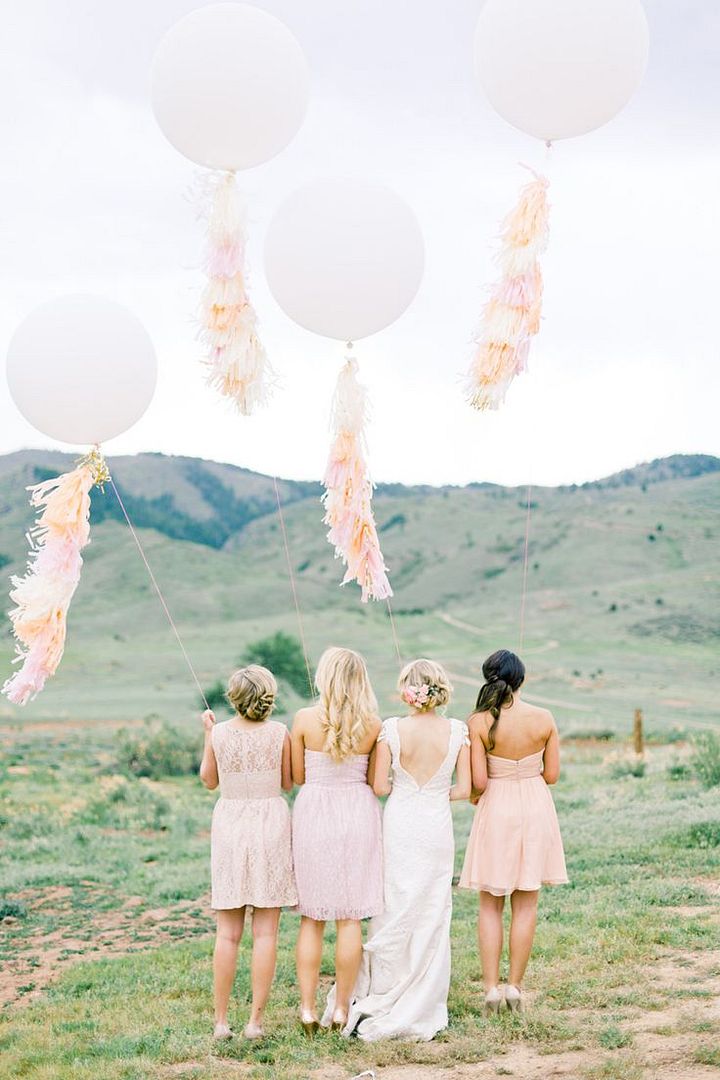 Pretty peach Wedding Inspiration - www.theperfectpalette.com - Color Ideas for Weddings + Parties