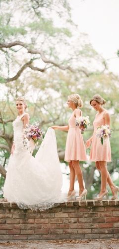 Pretty peach Wedding Inspiration - www.theperfectpalette.com - Color Ideas for Weddings + Parties