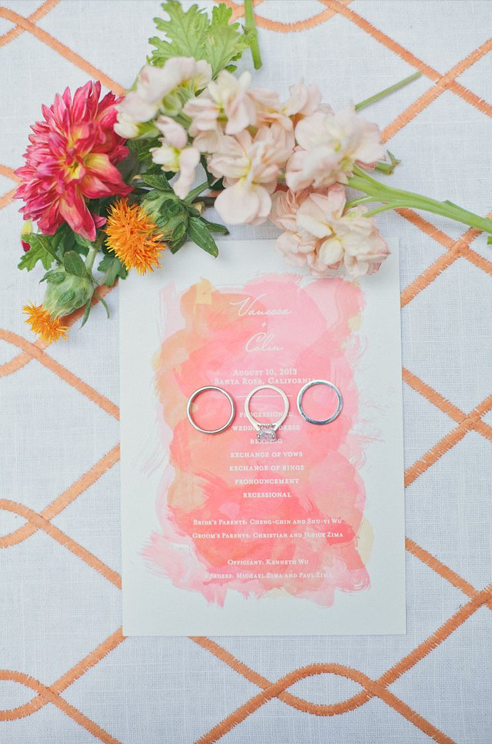 Pretty peach Wedding Inspiration - www.theperfectpalette.com - Color Ideas for Weddings + Parties